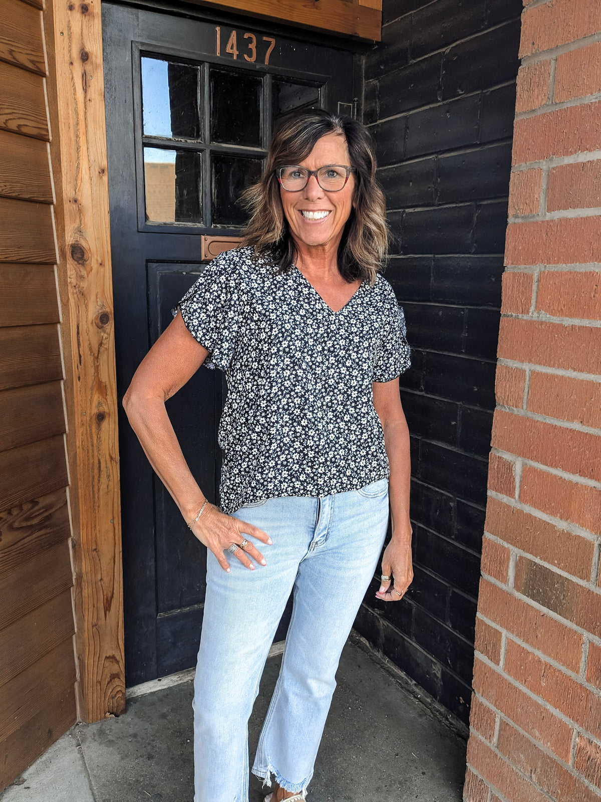 Print Top with Tulip Short Sleeves - Black